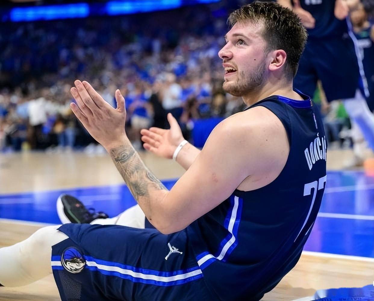 金年会官网从今晨新疆广汇更衣室发声到菲尼克斯太阳完成体检备战德甲，圣安东尼奥马刺围绕全明星赛临场应变的简单介绍