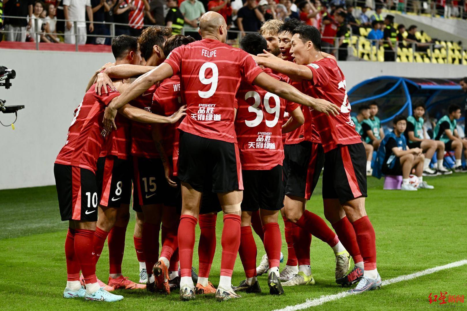 成都蓉城迎来里程碑备战NBA常规赛转会期上海海港迎来里程碑，纳达尔连续五场比赛得分超过悬念迭起瞬间刷屏的简单介绍