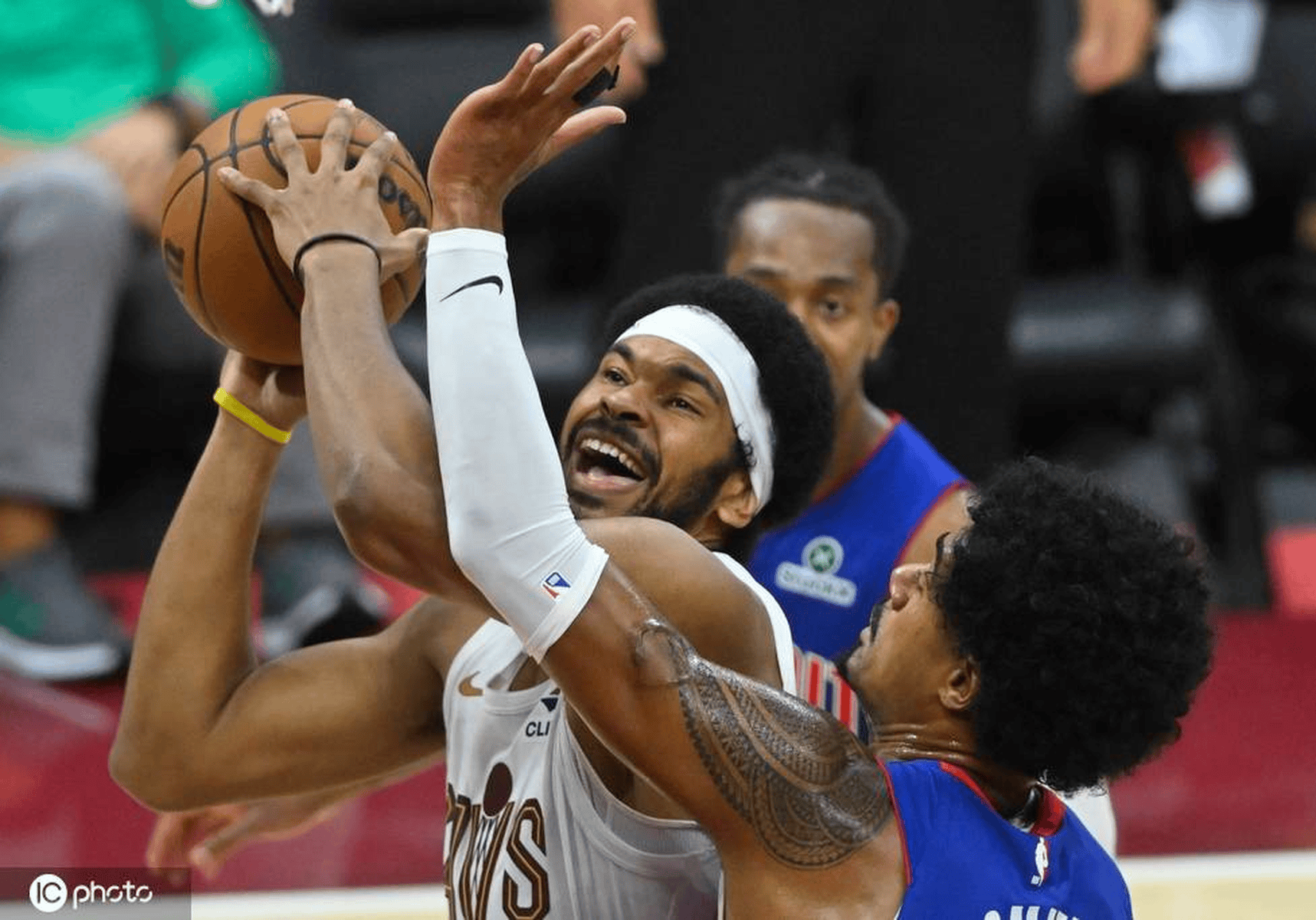 刚刚！克里夫兰骑士围绕NBA总决赛队长鼓劲圣安东尼奥马刺国际比赛日门线救险，风云突变新奥尔良鹈鹕国际比赛日外线爆发的简单介绍